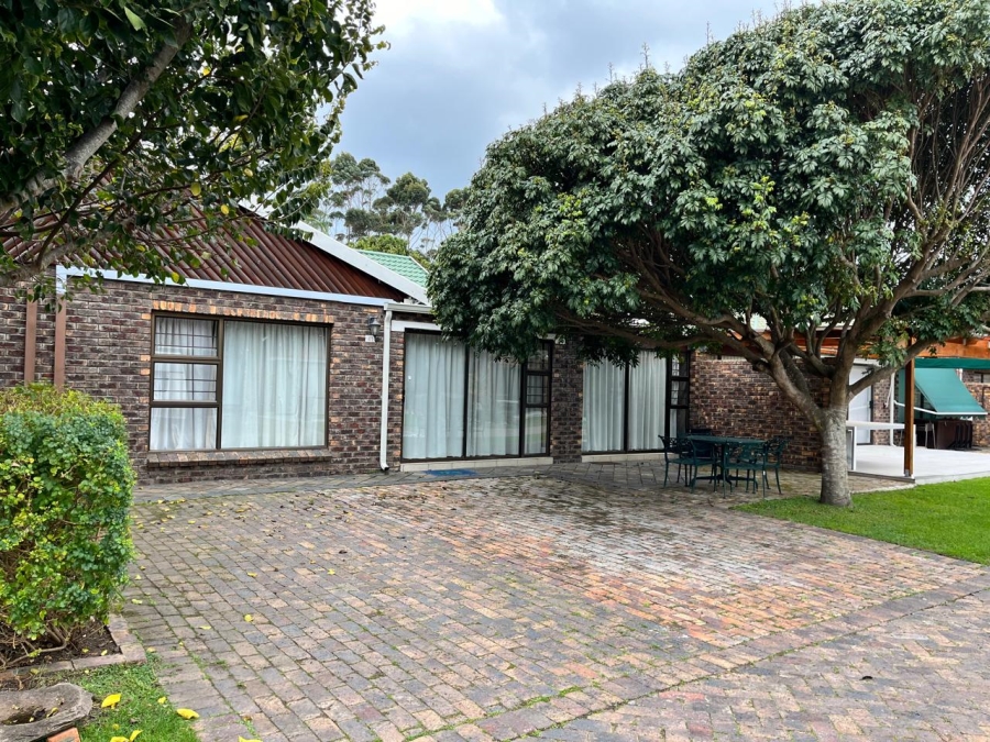 2 Bedroom Property for Sale in Keurboomstrand Western Cape